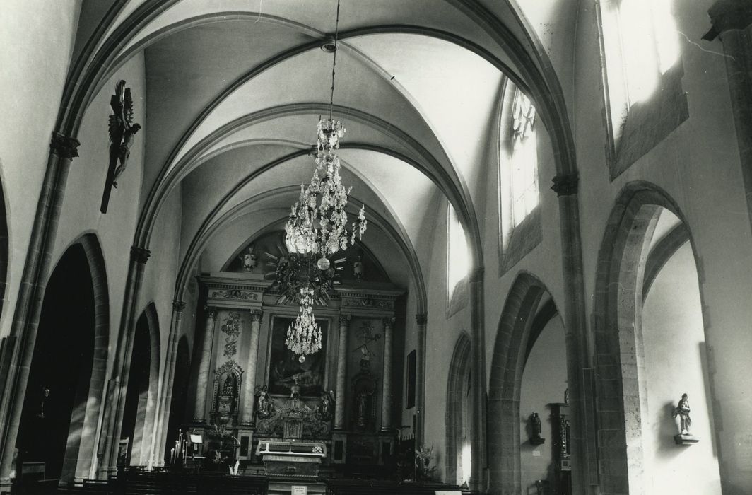 Eglise collégiale Notre-Dame : Nef, vue partielle