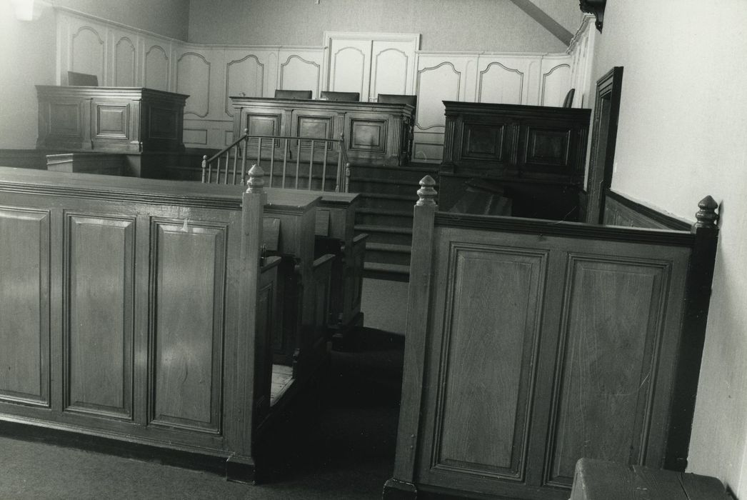 Ancien tribunal : Salle d’audience, vue générale