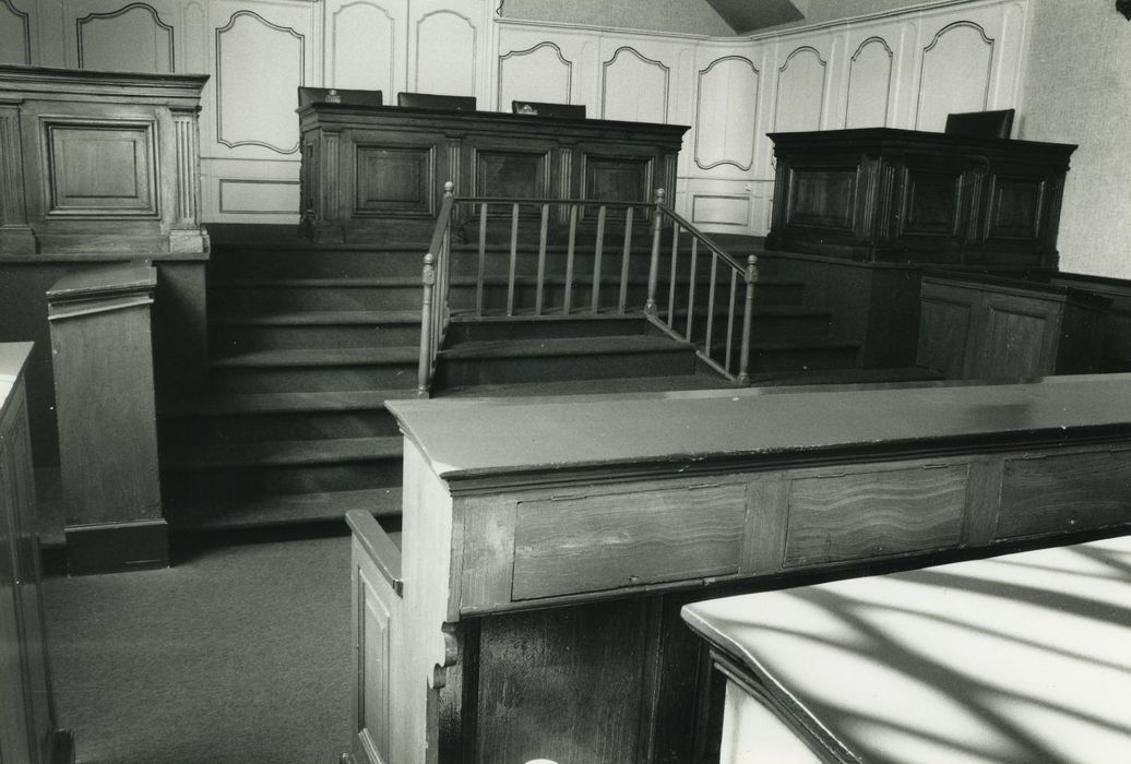 Ancien tribunal : Salle d’audience, vue générale