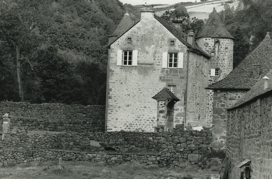 Château de Massebeau : Logis nord, pignon est, vue générale