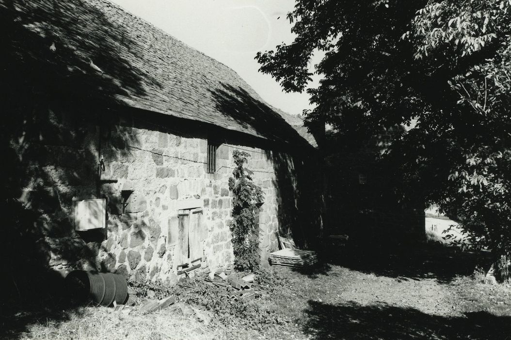 Ferme de la Grange : Ancien logis, façade sud, vue partielle