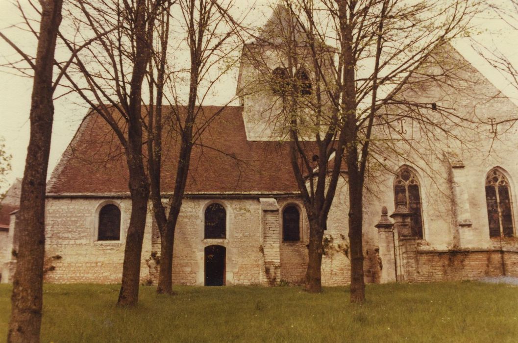 Eglise de l'Assomption de la Vierge : Façade latérale sud, vue générale