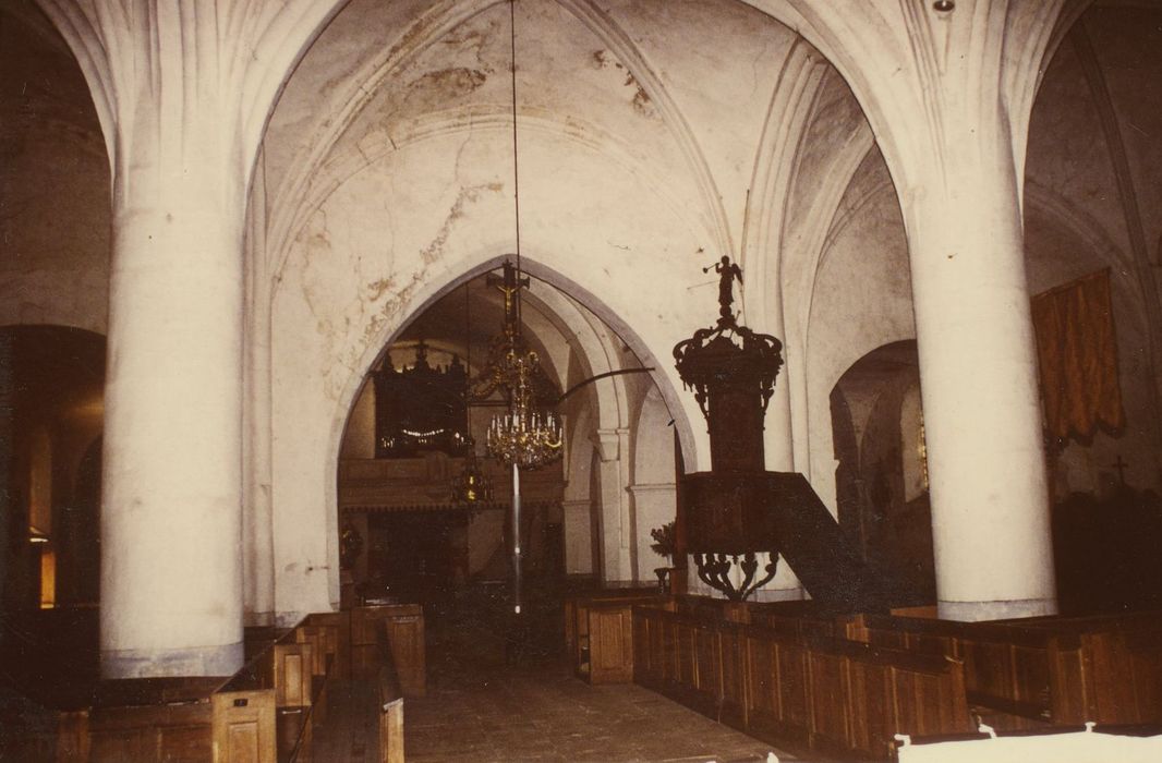 Eglise de l'Assomption de la Vierge : Nef, vue générale