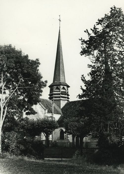 Eglise : Clocher, vue générale