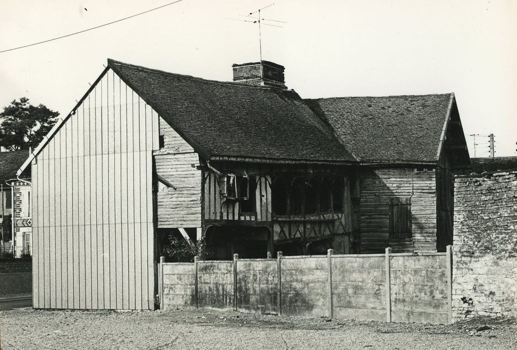 Maison : Ensemble sud-ouest, vue générale