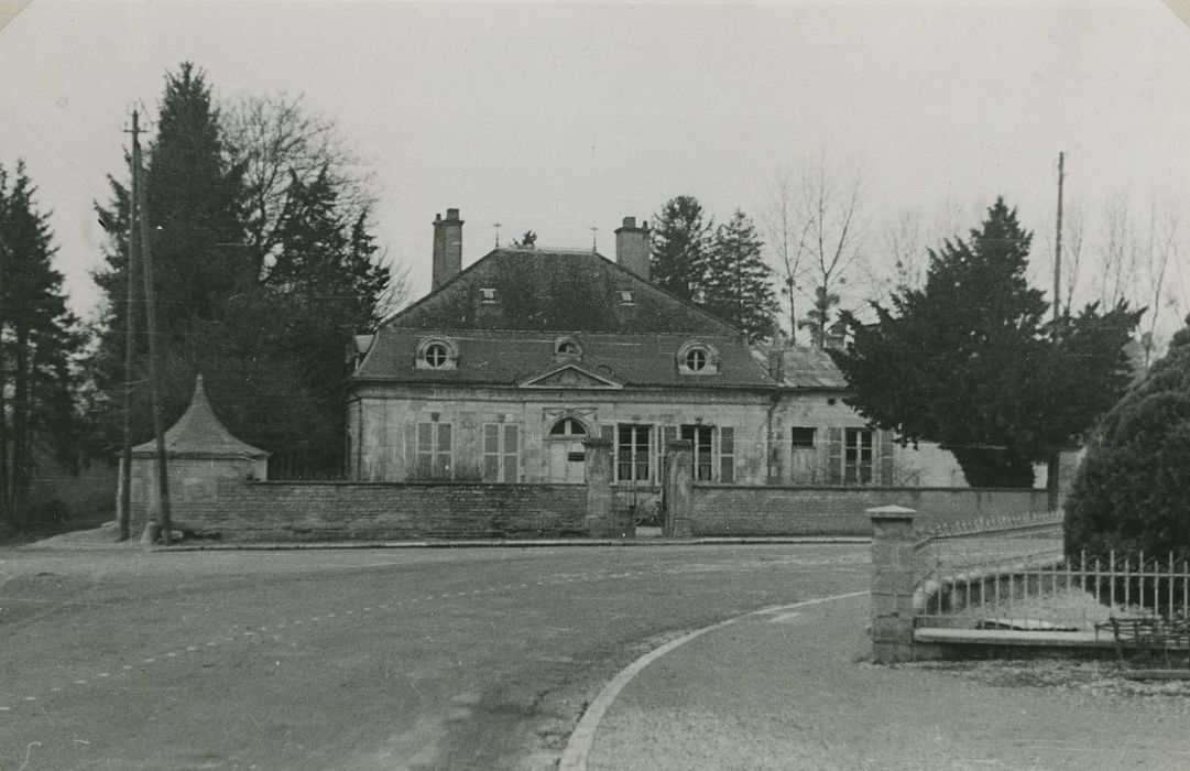 Maison : Ensemble est, vue générale