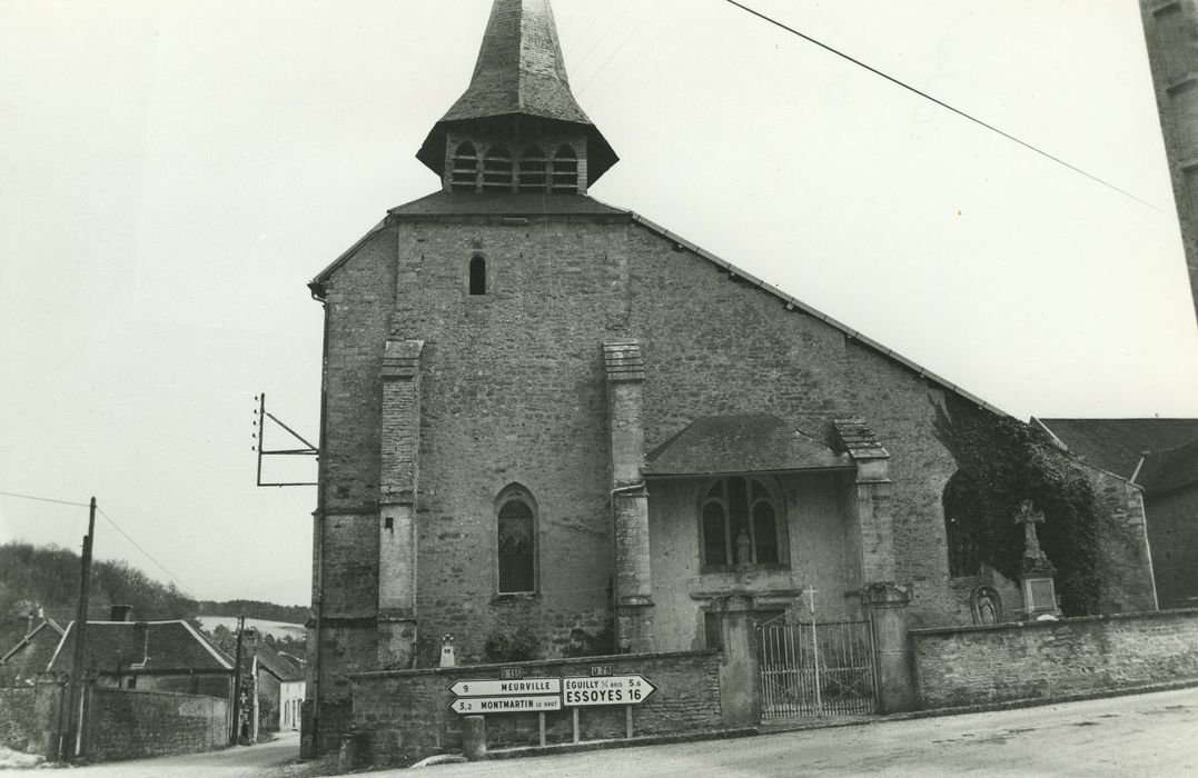 Eglise Saint-Pierre : Façade occidentale, vue générale