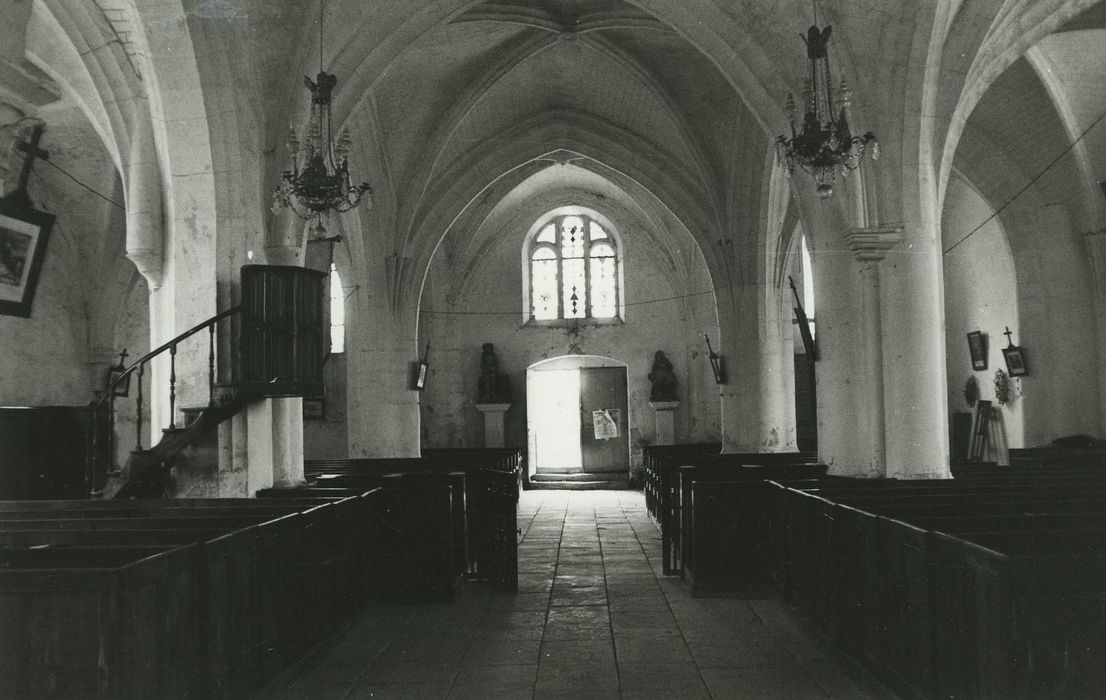 Eglise Saint-Pierre : Nef, vue générale