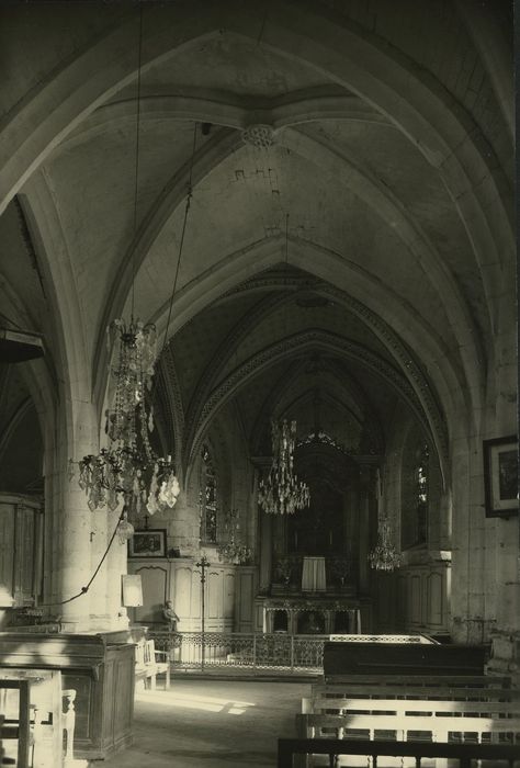 Eglise Saint-Julien : Nef, vue générale