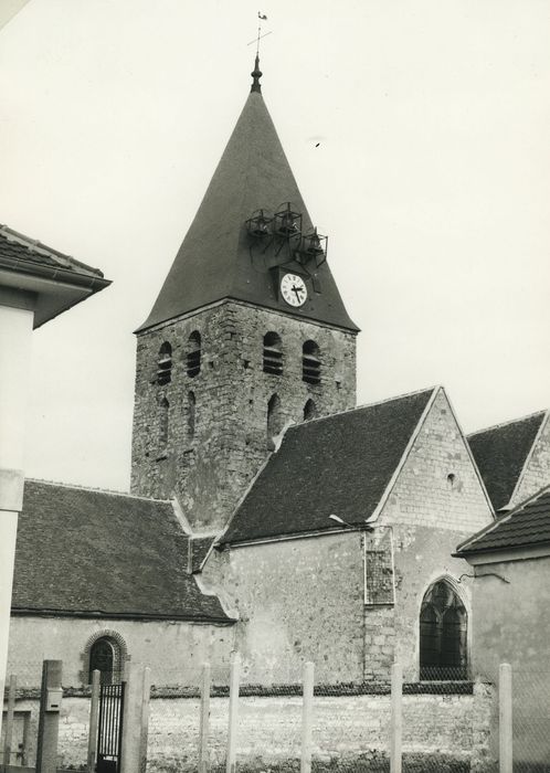 Eglise : Clocher, vue générale