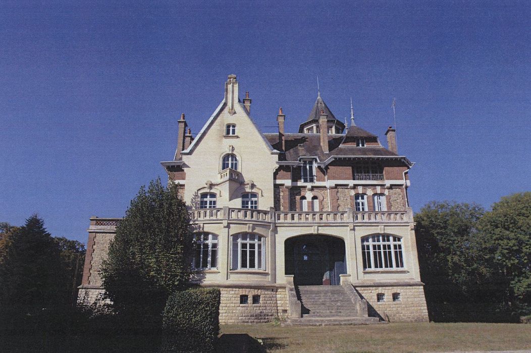 Château de Chavaudon : Façade est, vue générale