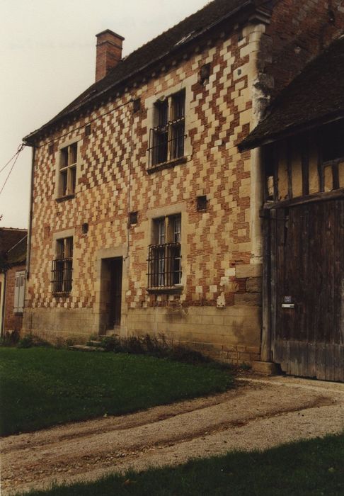 Maison : Façade est, vue générale