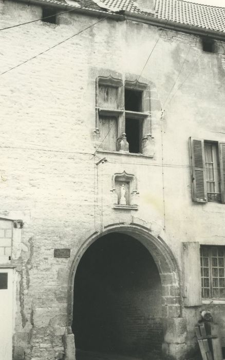 Grenier à sel (ancien) : Façade sur la rue Victor Hugo, vue partielle