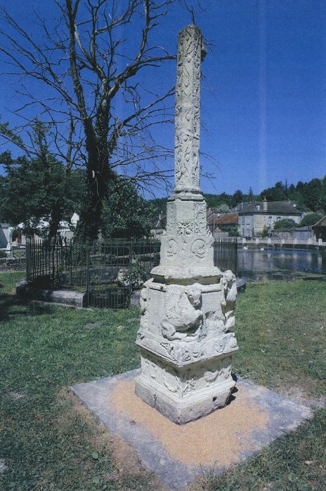 Croix de la fontaine Saint-Georges