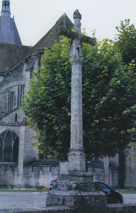 Croix en pierre, vue générale