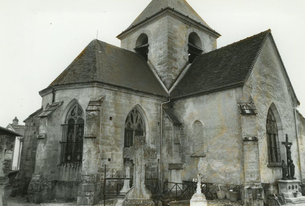 Eglise de l'Assomption de la Vierge : Chevet et bras nord du transept, vue générale