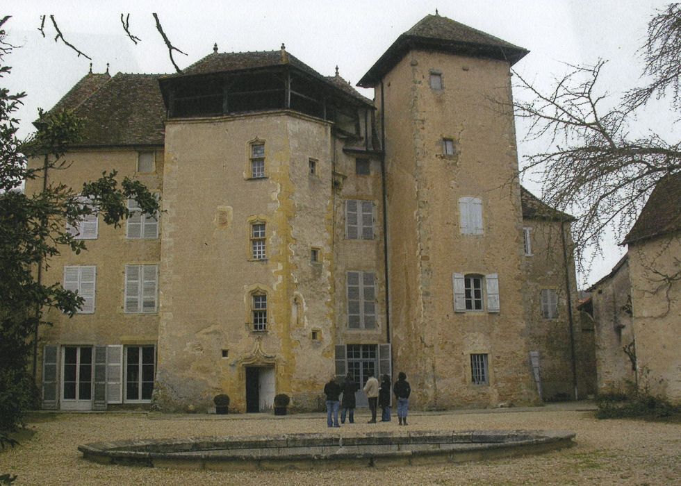 Château de Besanceuil : Façade est, vue générale