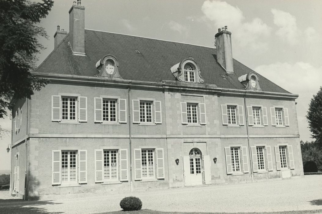 Château de Vignault : Façade est, vue générale