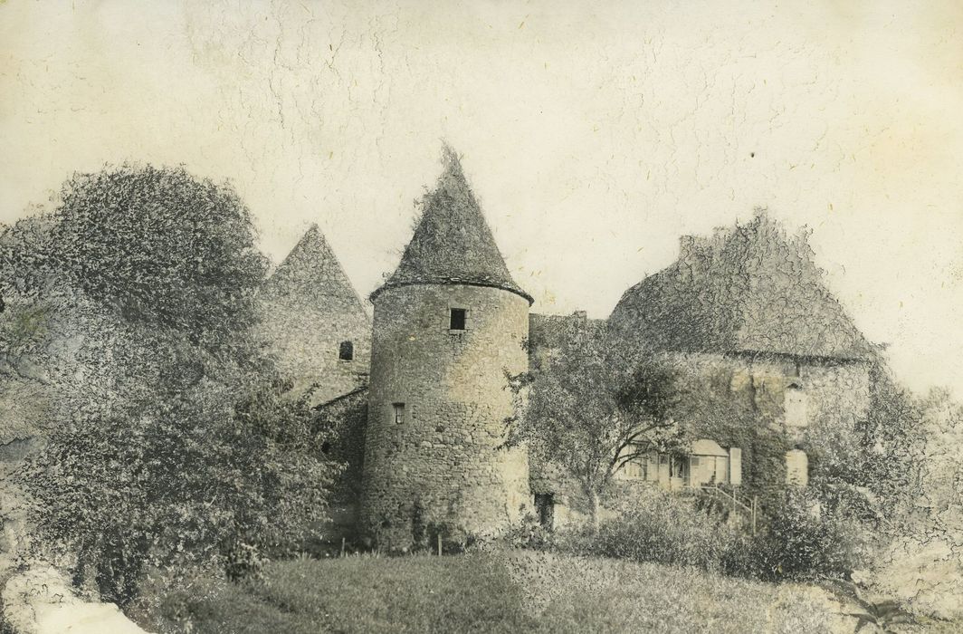 Château de Corcelles : Ensemble sud-ouest, vue générale