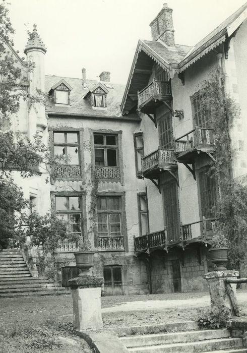 Chalets de Mont-d'Arnaud : Grand chalet, façades sud et ouest, vue partielle