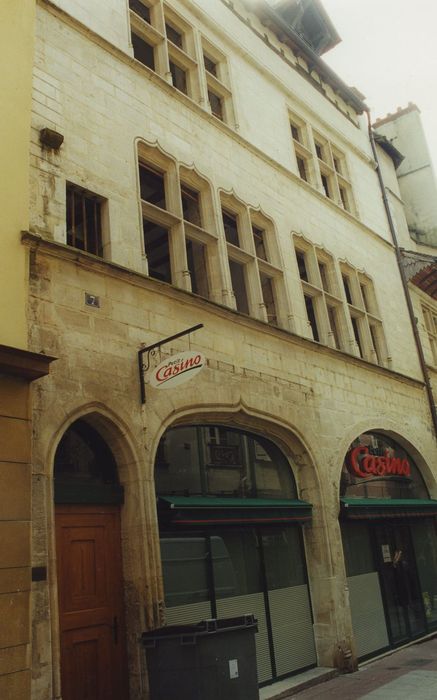 "Maison dite "des Trois-Greniers" : Façade sur rue, vue générale"