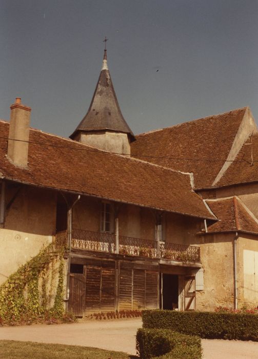 Prieuré de la Magdeleine (ancien) : Aile latérale sud, fçade sud, vue générale