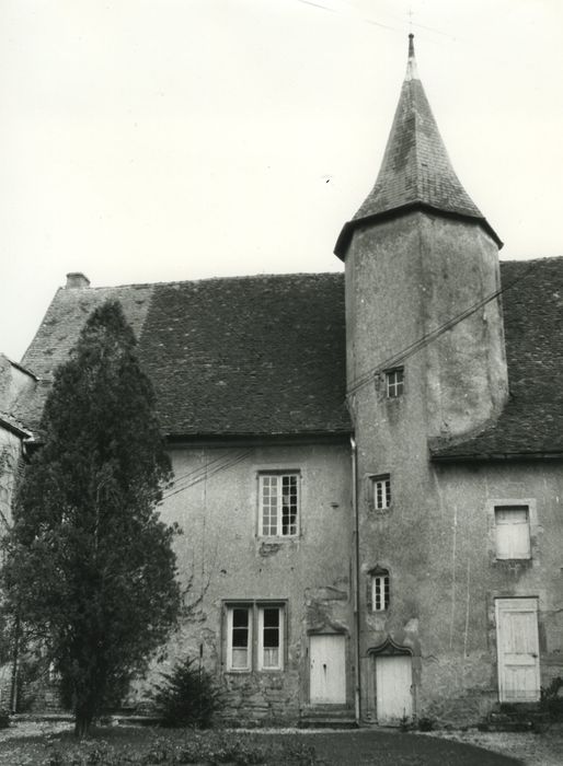 Prieuré de la Magdeleine (ancien) : Façade ouest, vue partielle