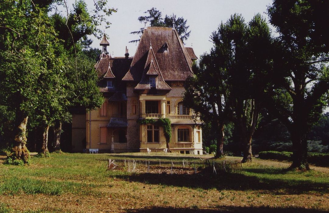 Château de Corcelles : Façade sud, vue générale