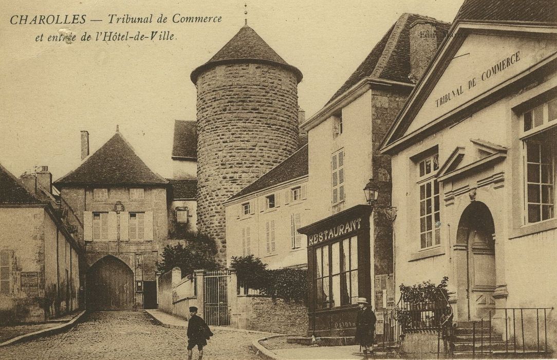 Tour à diamant : Vue générale de la tour dans son environnement