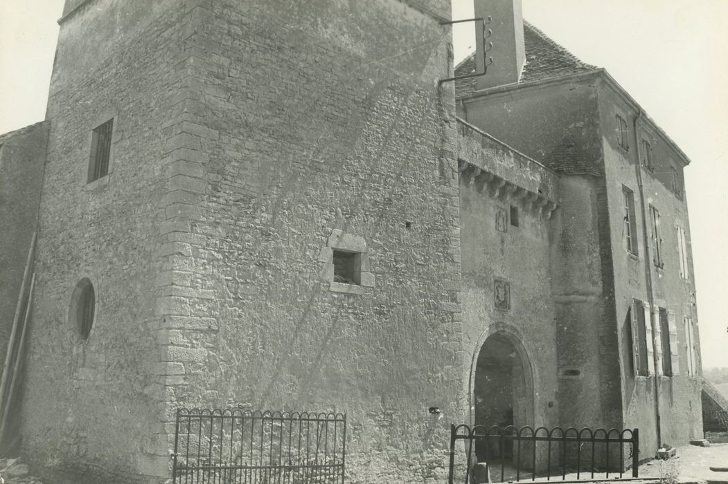 Maison-forte de Corcelles (ancienne) : Façade sud, vue partielle