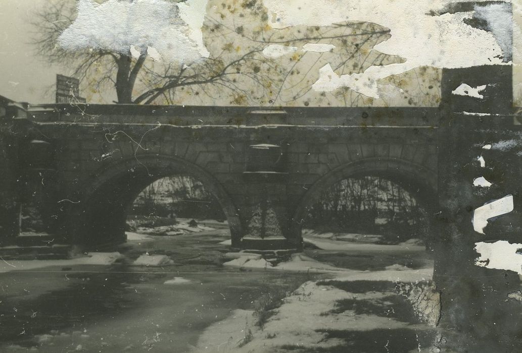 Pont de la Thalie au hameau de Corcelles : Vue générale du pont depuis l’aval