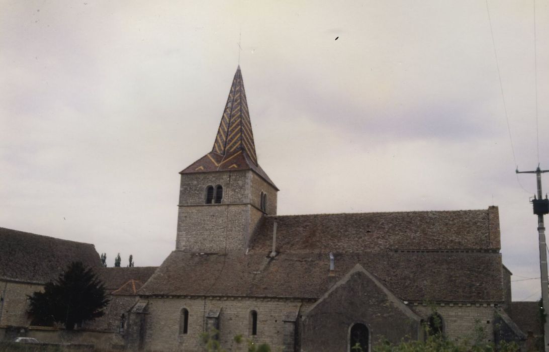 Eglise Saint-Véran : Façade latérale sud, vue générale