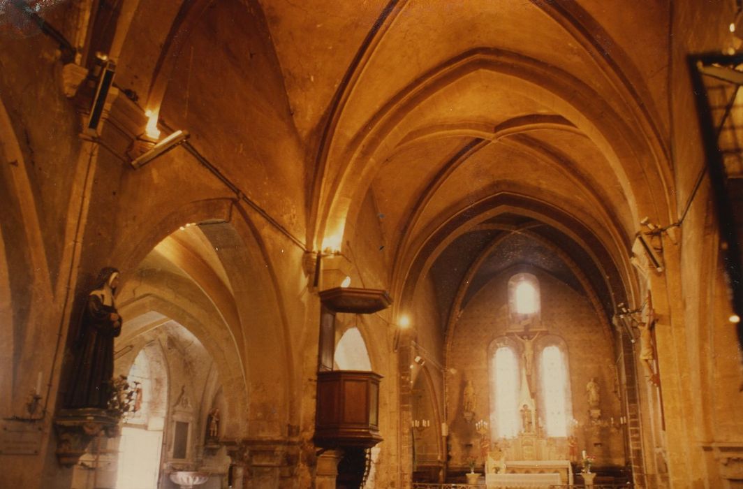 Eglise Saint-Véran : Nef, vue générale