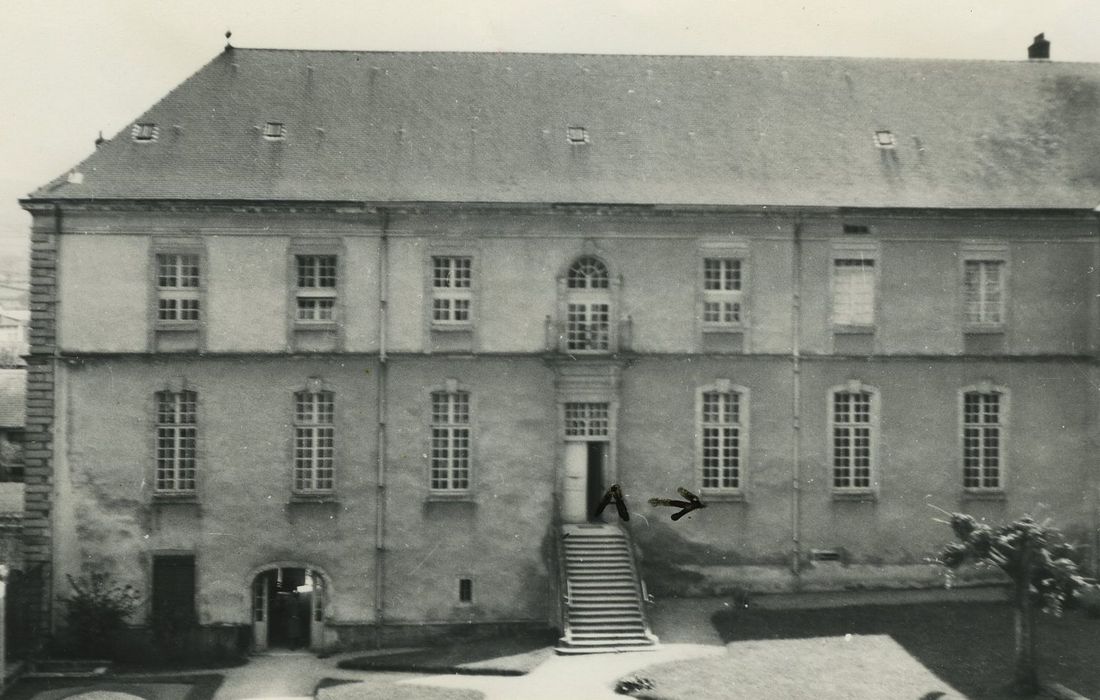 Hôpital-hospice, ancien Hôtel-Dieu : Aile sud, façade nord, vue générale