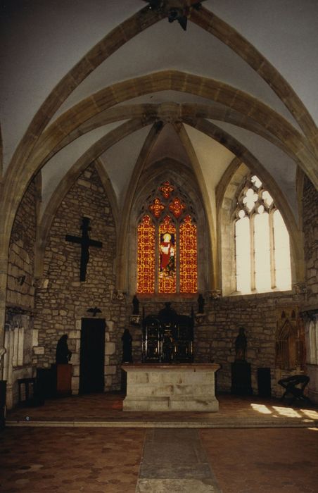 Château de Marguerite de Bourgogne : Chapelle, vue générale du choeur