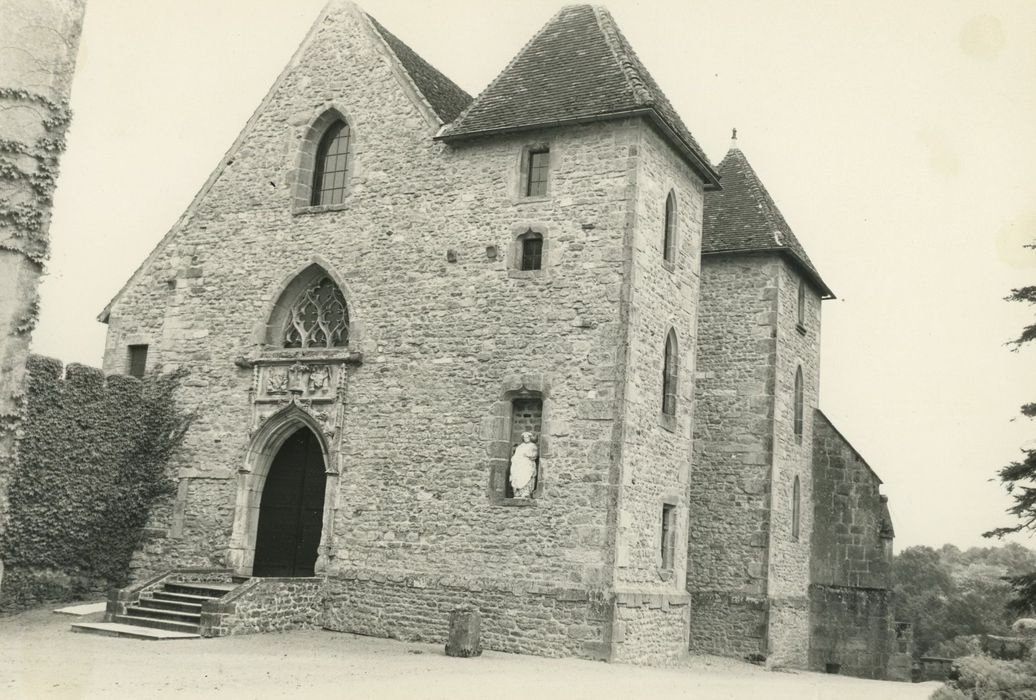 Château de Marguerite de Bourgogne : Chapelle, façade occidentale, vue générale