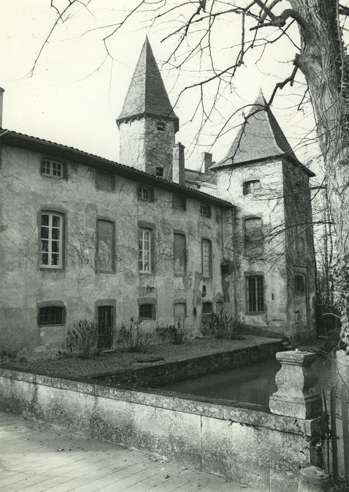 Château d'Estours : Aile nord, façade nord, vue générale