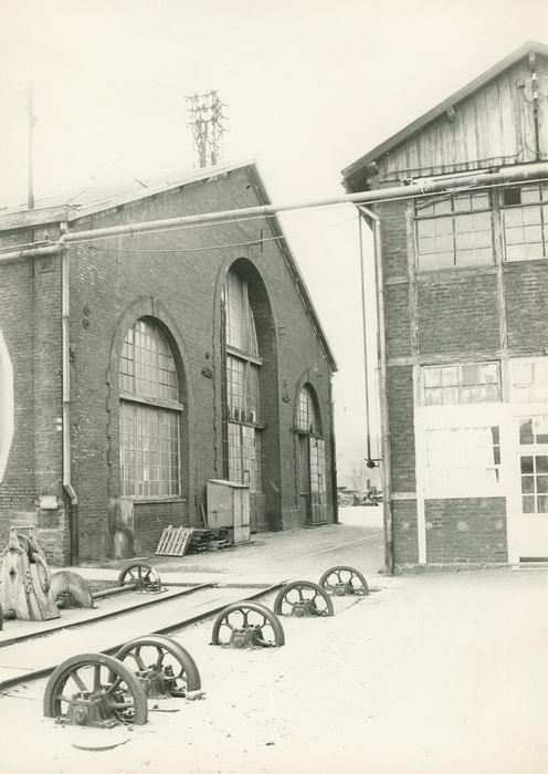 Usines Schneider (anciennes), ou ancienne halle aux grues et aux machines : Pignon nord, vue générale