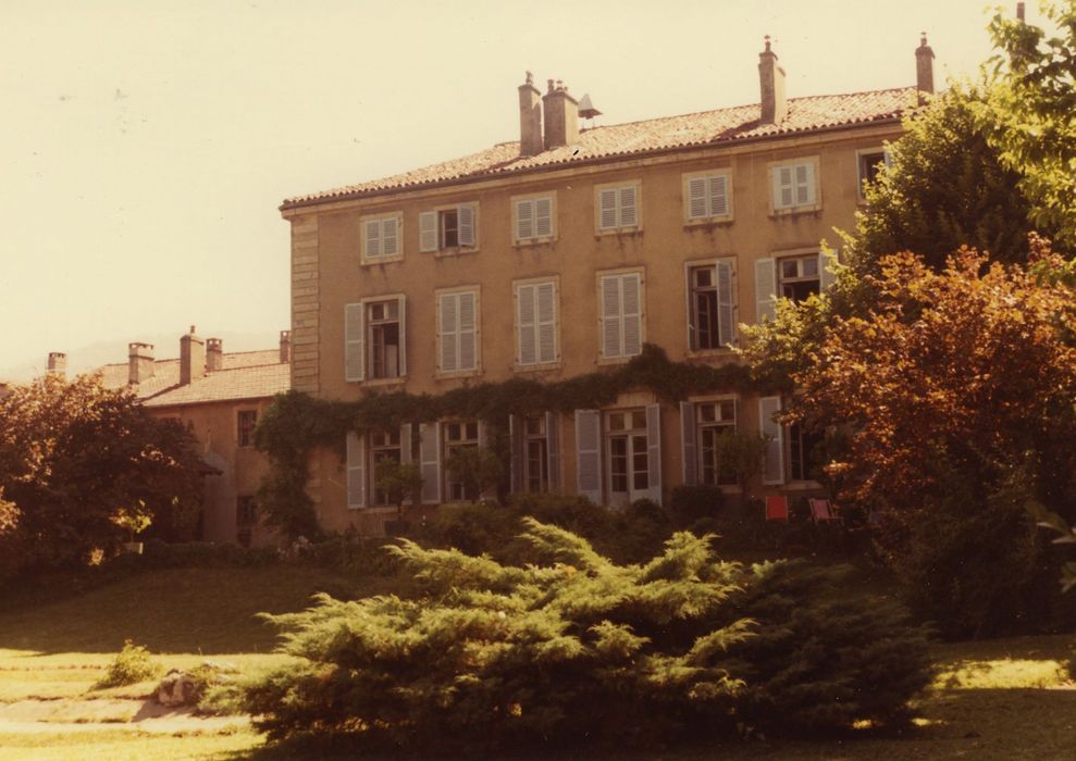 Hôtel Nayme : Façade ouest, vue générale