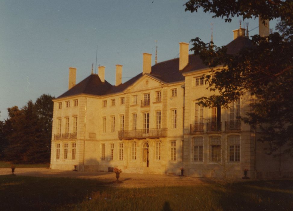 Château : Façade nord, vue générale