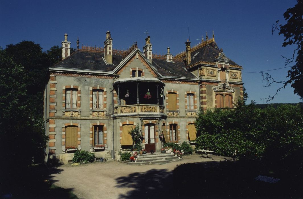 Ancienne tuilerie Perrusson : Façade est, vue générale