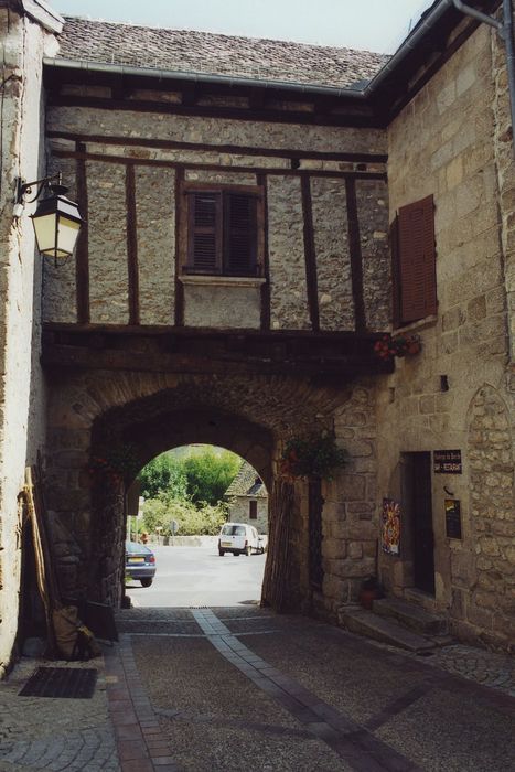 Fortifications d'agglomération : Porte ouest, élévation antérieure, vue générale