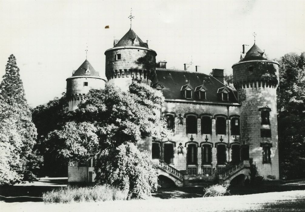 Château de Sedaiges : Façade ouest, vue générale