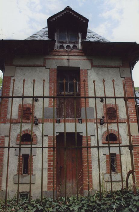 Maison Pradelle : Pigeonnier, façade sud, vue partielle