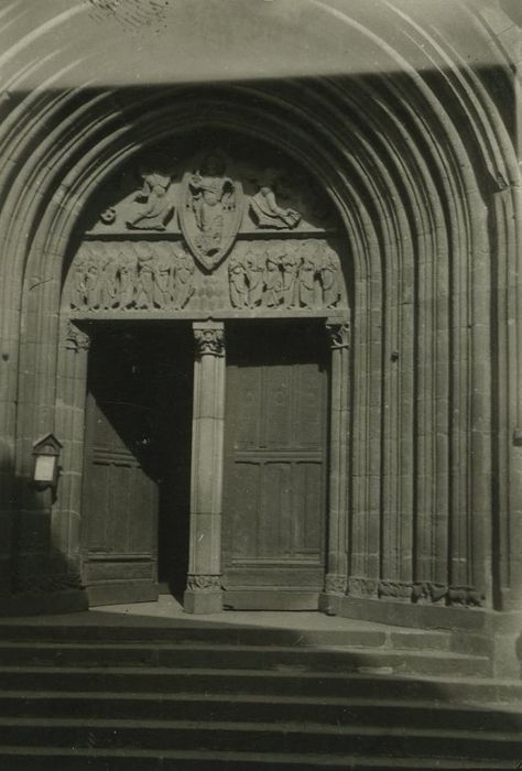 Eglise Notre-Dame-des-Miracles : Portail occidental, vue générale