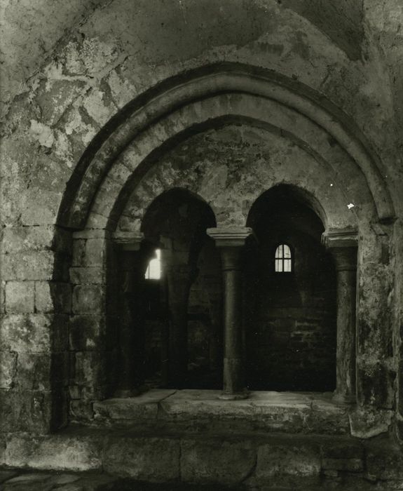 Ancien monastère Saint-Pierre : Salle capitulaire, vue partielle