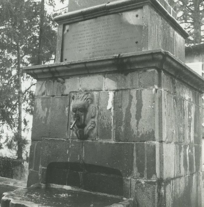 Fontaine de Monthyon, vue partielle