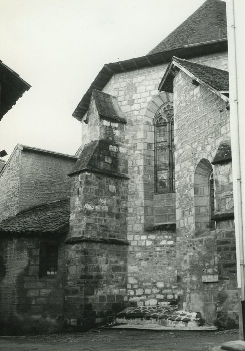 Eglise Saint-Césaire ou Saint-Sulpice : Chevet, vue partielle