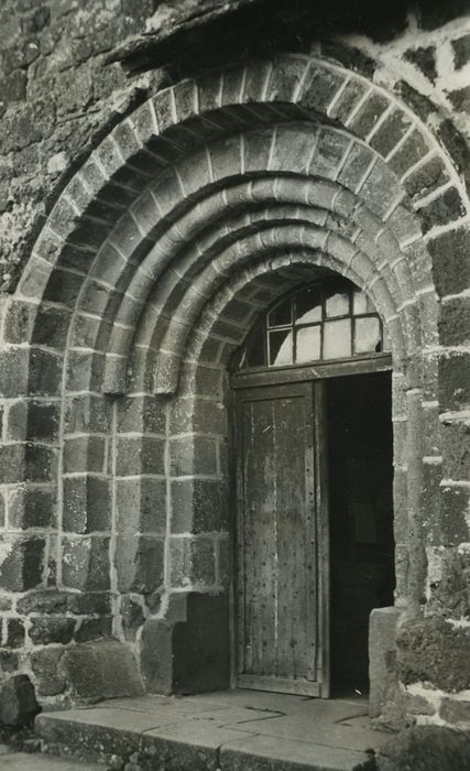 Eglise Saint-Georges : Portail sud, vue générale