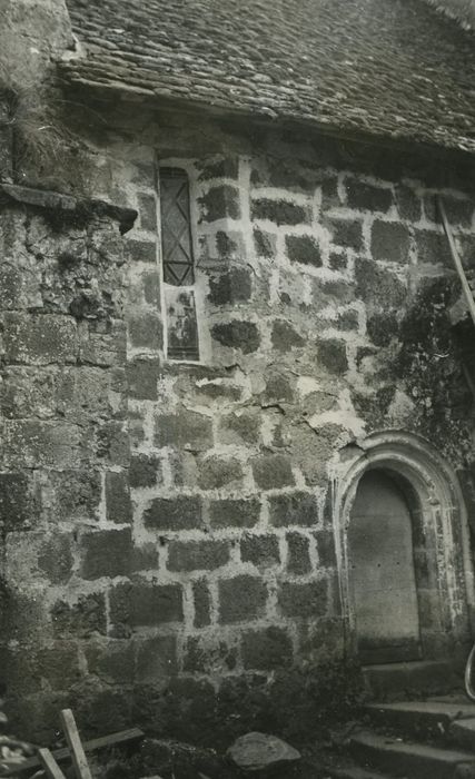 Eglise Saint-Georges : Porte nord, vue générale